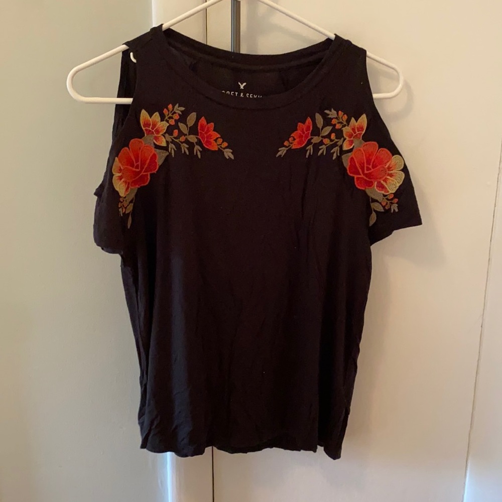 Open shoulder t shirt